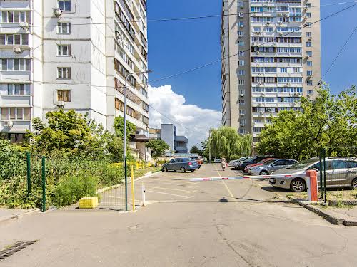 квартира по адресу Ревуцкого ул., 42