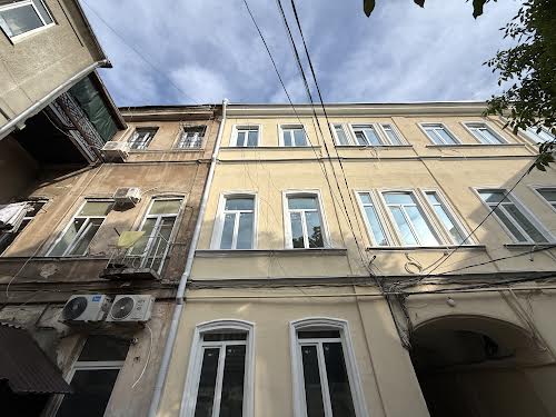квартира за адресою Толстого Льва пл., 4