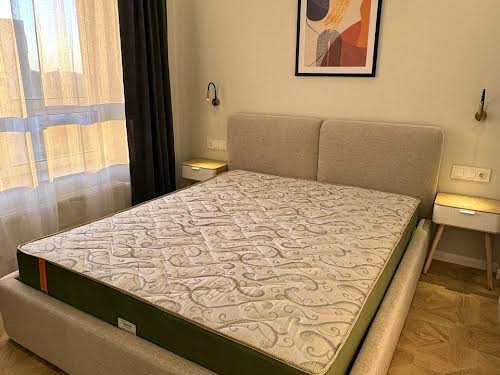 квартира за адресою Домбровського вул., 75
