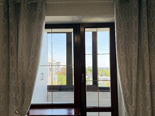 квартира за адресою Івасюка вул., 21