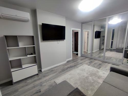 квартира по адресу Ревуцкого ул., 40в
