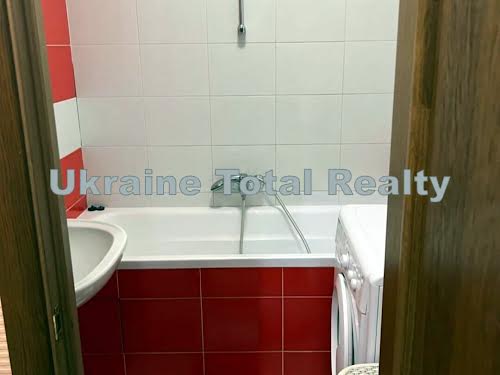 квартира за адресою Анни Ахматової вул., 19