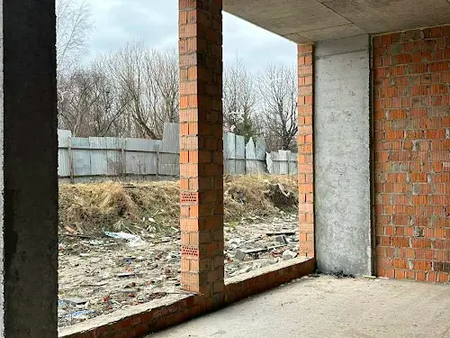 комерційна за адресою Трускавецька вул., 4