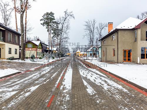 будинок за адресою с. Рославичі, дачна, 84