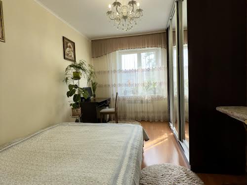 квартира за адресою Михайла Лушпи просп., 32