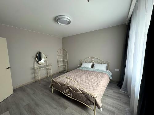квартира за адресою Литературная, 10б