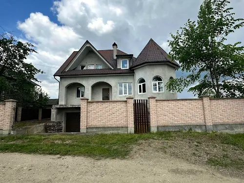 будинок за адресою Яблунева