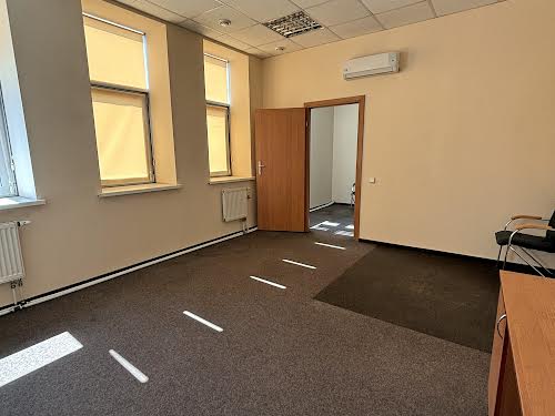комерційна за адресою Стартова вул., 22