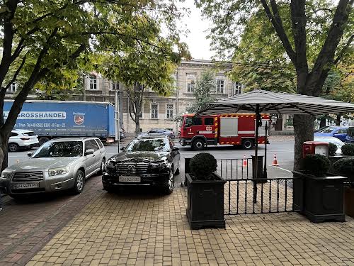 комерційна за адресою Ніни Строкатої вул. (Буніна), 24