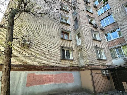 комерційна за адресою Саксаганського, 45