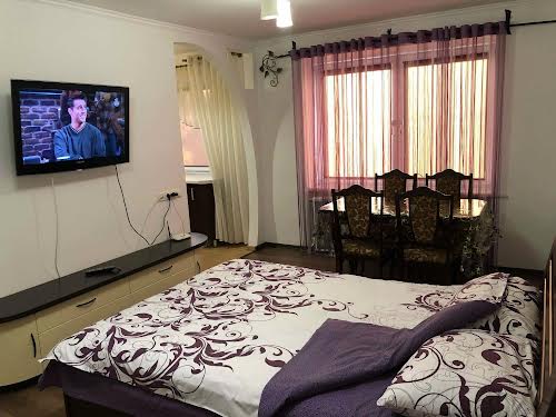 квартира за адресою Набережна, 8