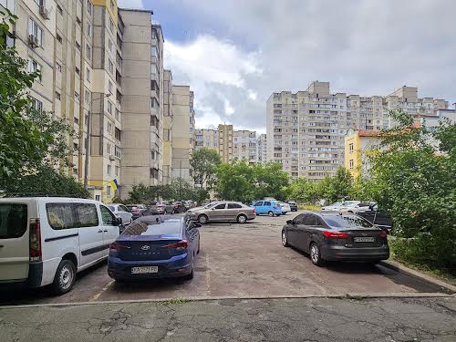 квартира за адресою Вишняківська вул., 8
