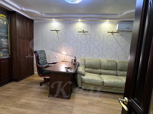 квартира по адресу Драгомвнова, 12А