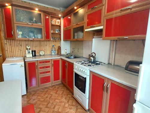 квартира за адресою Космонавтів вул., 146б