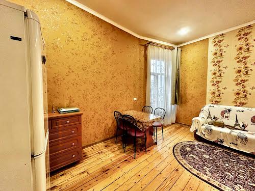 квартира за адресою Шептицьких вул., 24