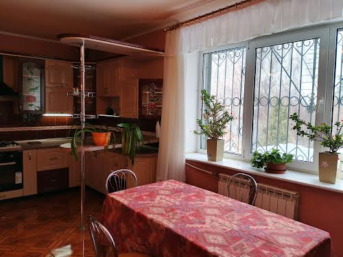 будинок за адресою Київська вул., 142