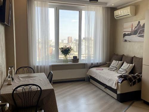 квартира за адресою Богатирська вул., 6а