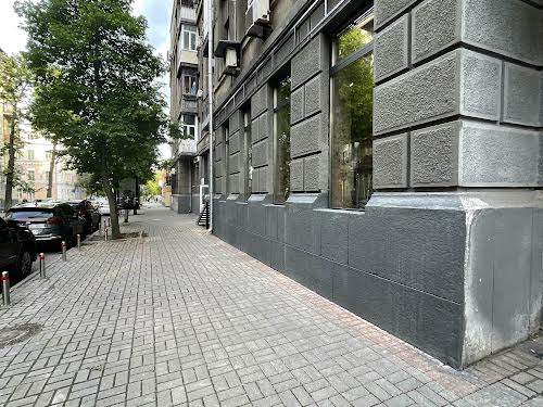 комерційна за адресою Інститутська вул., 24/7