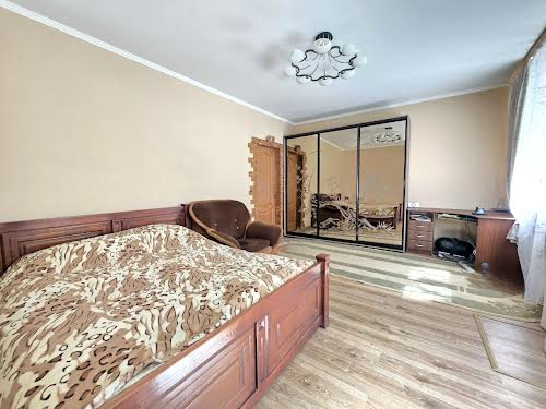 квартира за адресою Ветеранів Праці вул., 21