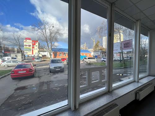 коммерческая по адресу вул. Перемоги, 54