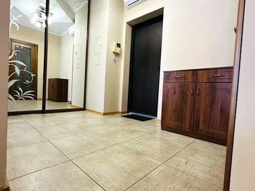 квартира за адресою Дніпровська набережна вул., 1