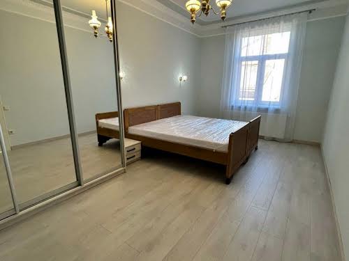 квартира по адресу Героев УПА ул., 36