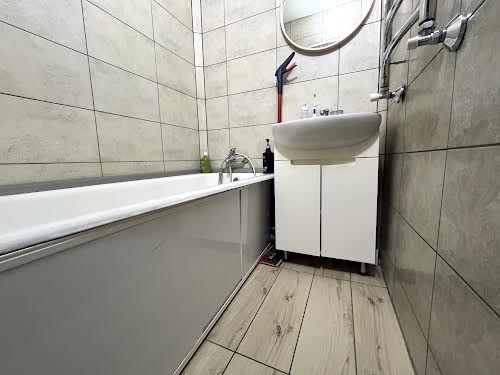 квартира за адресою Степана Бандери просп., 98