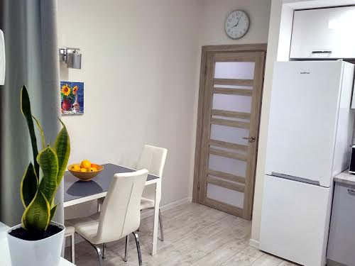 квартира за адресою Щаслива, 7а