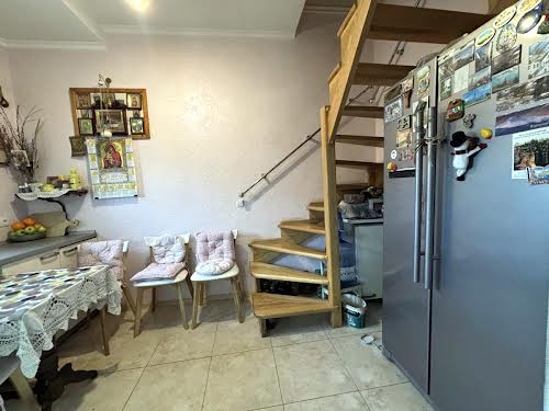 будинок за адресою Мостобудівельників вул., 1Б
