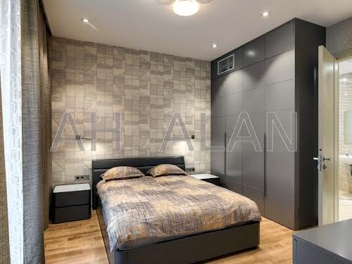 квартира за адресою Шота Руставелі вул., 27
