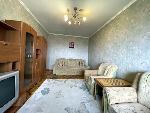 квартира за адресою Лабораторна вул., 46