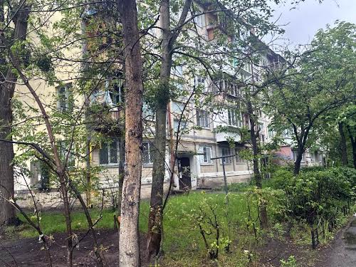 квартира за адресою Салютна вул., 25-А