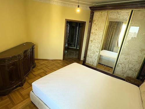 квартира за адресою Авраама Лінкольна вул., 6
