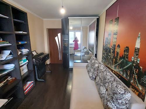 квартира за адресою Космонавтів вул., 68а