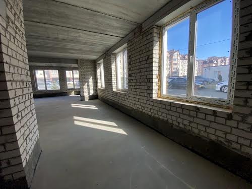 комерційна за адресою Машинобудівників вул., 31