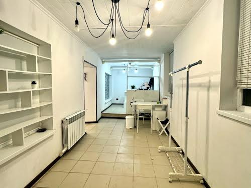 комерційна за адресою 23 Серпня вул., 58