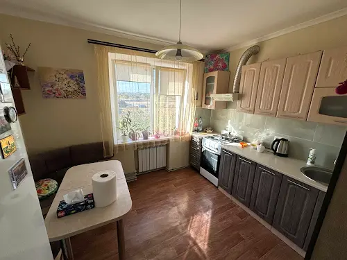 квартира за адресою Металургів вул., 10