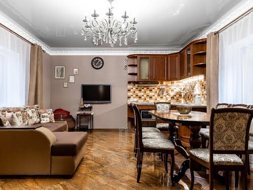 коммерческая по адресу Лісова, 1