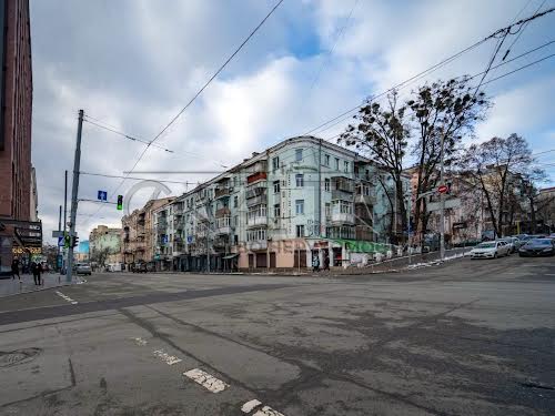 комерційна за адресою Саксаганського вул., 42