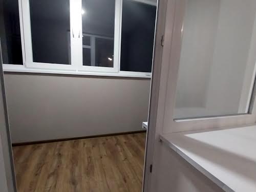 квартира за адресою Машинобудівників вул., 27