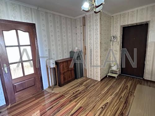 квартира за адресою Оноре де Бальзака вул., 70