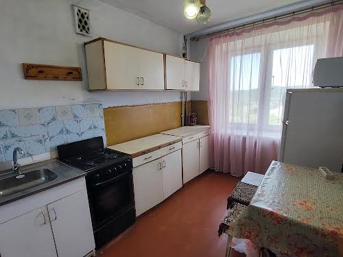 квартира по адресу Героїв України, 1