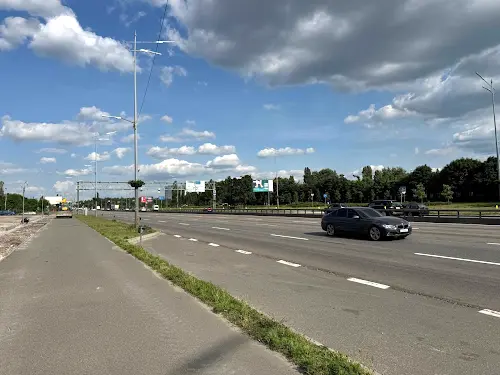 коммерческая по адресу Миколы Бажана просп., 17-А