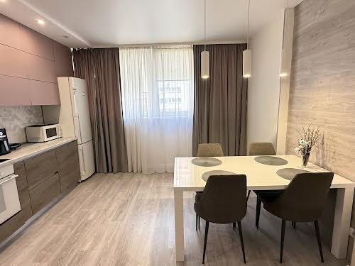 квартира за адресою Драгоманова вул., 2-Б