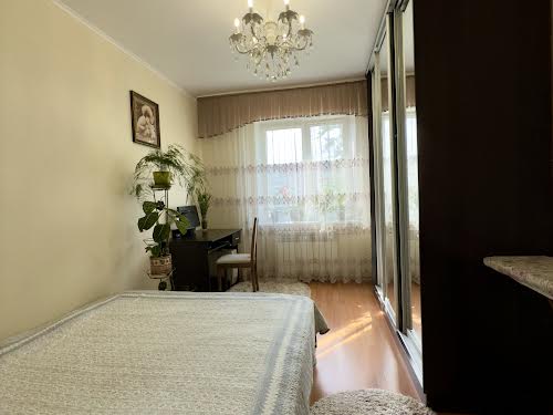 квартира за адресою Михайла Лушпи просп., 32