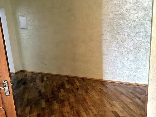квартира за адресою Тролейбусна вул., 26