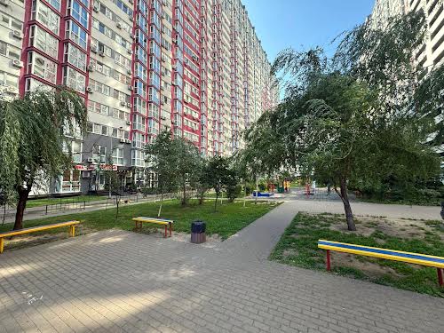 квартира за адресою Драгоманова вул., 2-Б