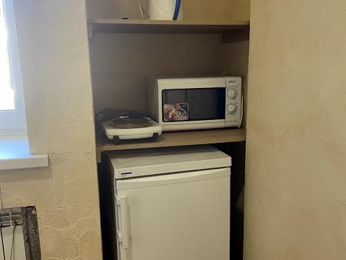 комерційна за адресою Руставелі вул., 31