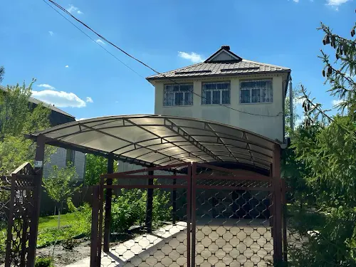 будинок за адресою изумруд, 5