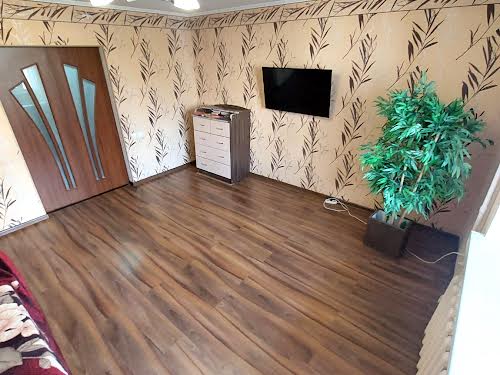 квартира за адресою Космонавтів вул., 68а
